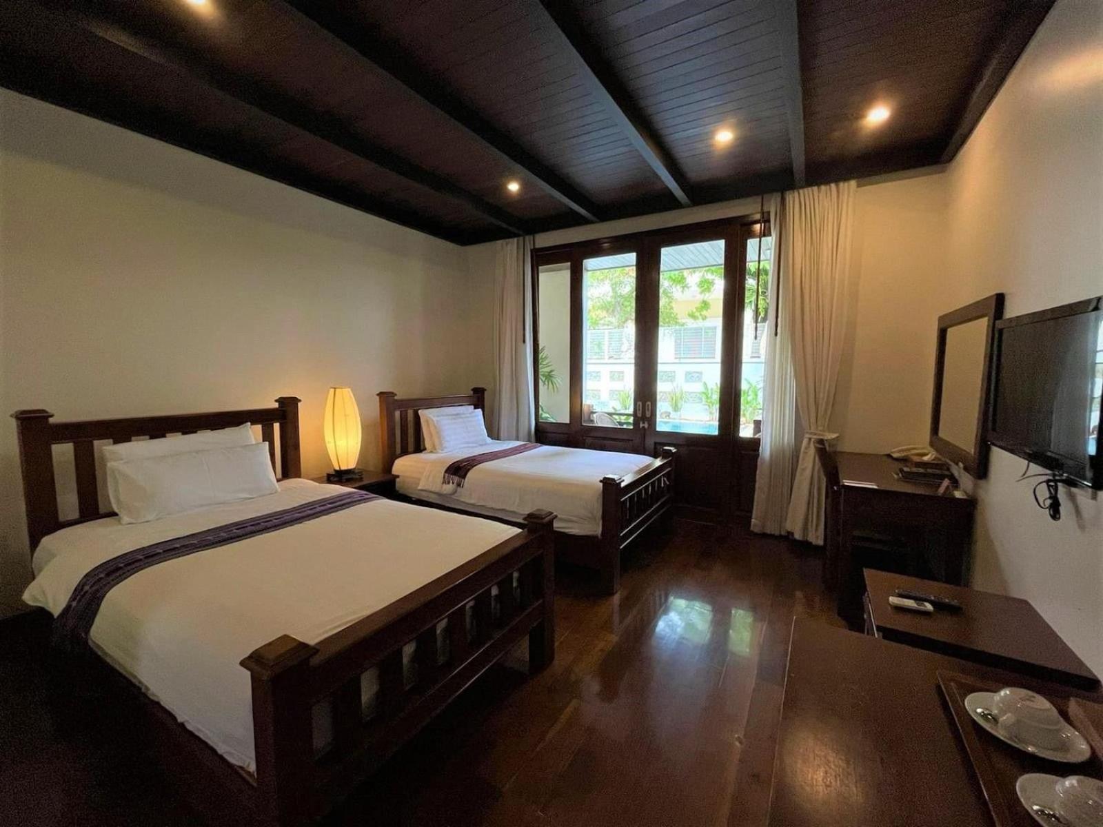 Athena Hotel Pakse Exterior photo