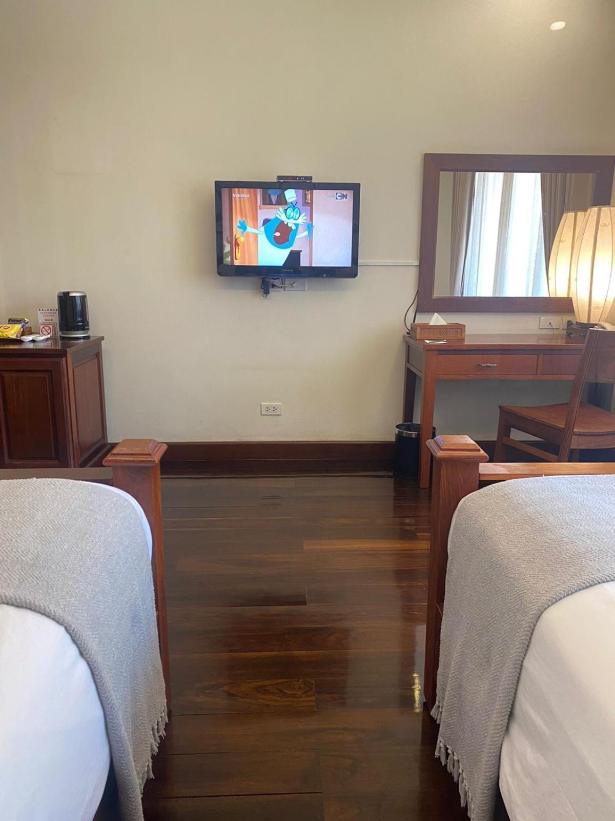 Athena Hotel Pakse Exterior photo