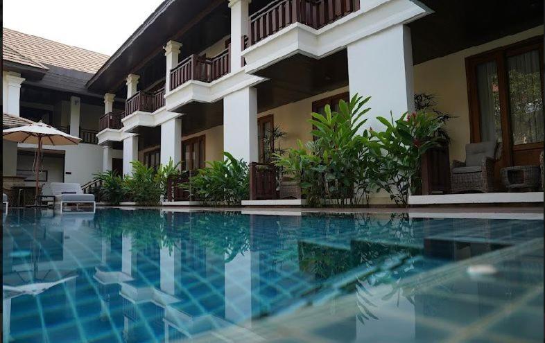 Athena Hotel Pakse Exterior photo