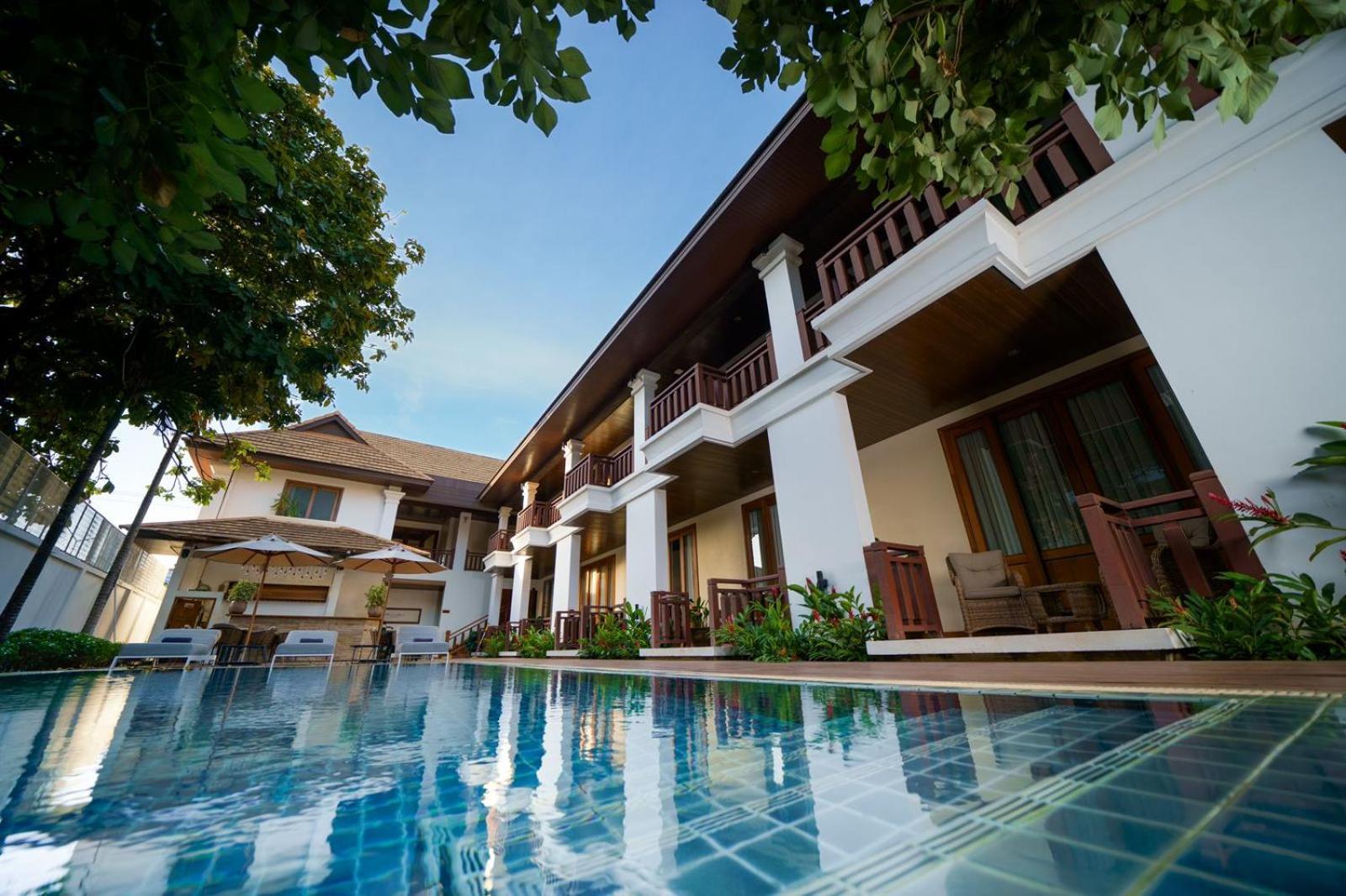 Athena Hotel Pakse Exterior photo