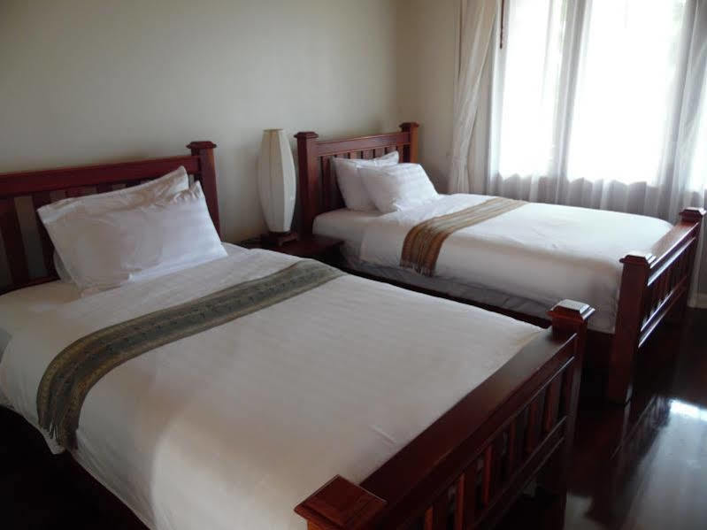Athena Hotel Pakse Exterior photo