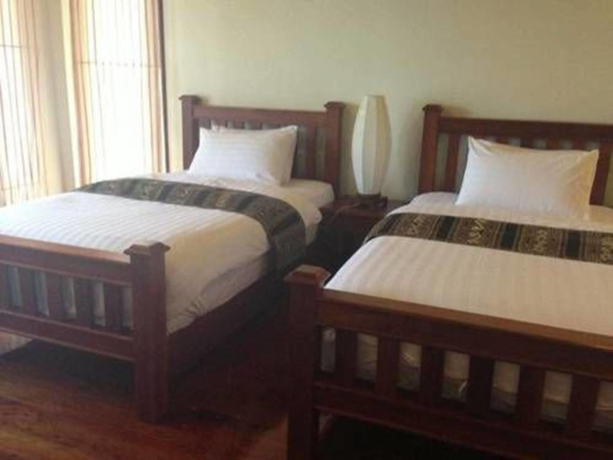 Athena Hotel Pakse Exterior photo